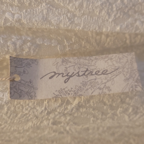 Mystery lace top - Picture 3 of 6